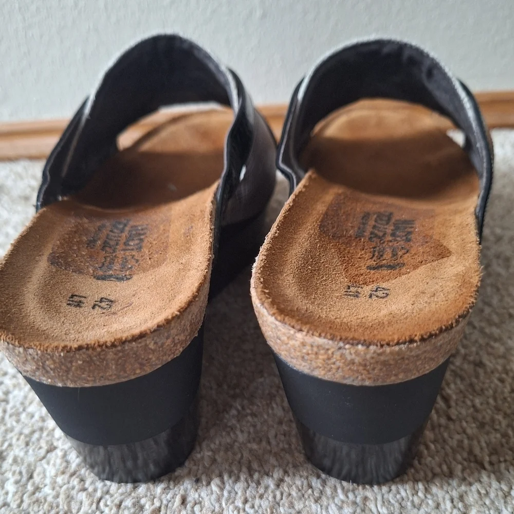 Naot Eva White Black Wedge Platform EUC Womens Size 42